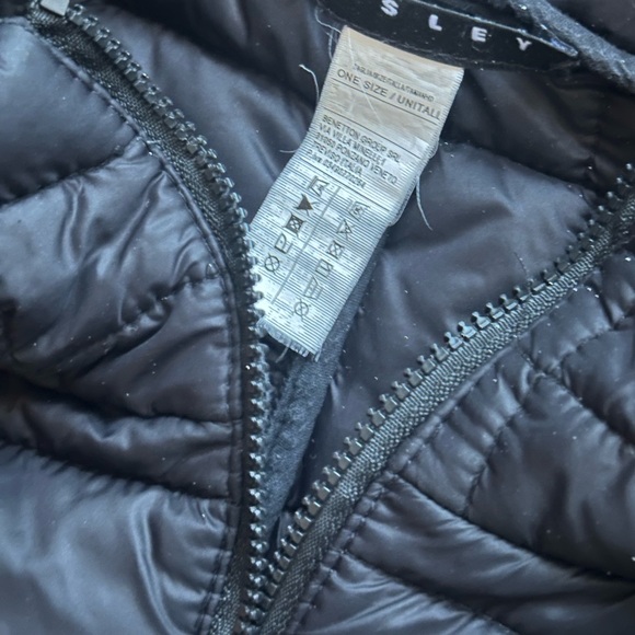 Sisley Black Quilted Outerwear - Picture 7 of 14